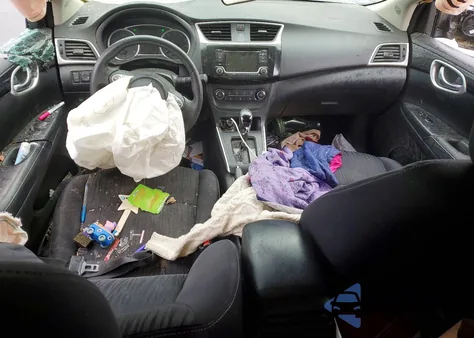 2016 Nissan Sentra S z USA, uszkodzony, nr VIN 3N1AB7AP8GL665103